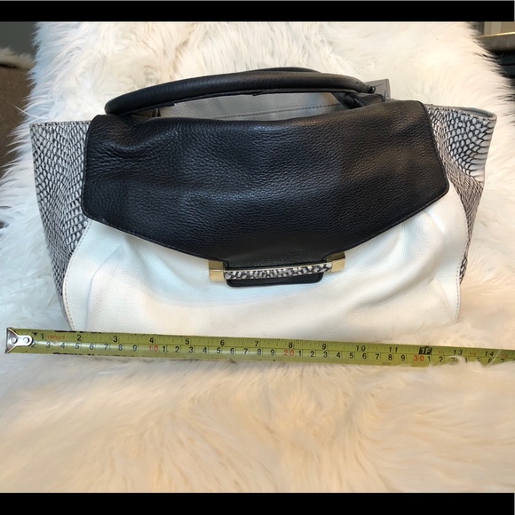 Vince Camuto leather purse, GUC - Picture 13 of 15